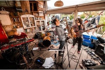 San Pietro in jazz: due giorni tra musica jazz e gospel live, giardinaggio e pratiche salutistiche.
