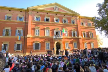 16 ottobre 2025: 41 classi dell’Istituto Comprensivo di Ozzano dell’Emilia hanno marciato per la Pace