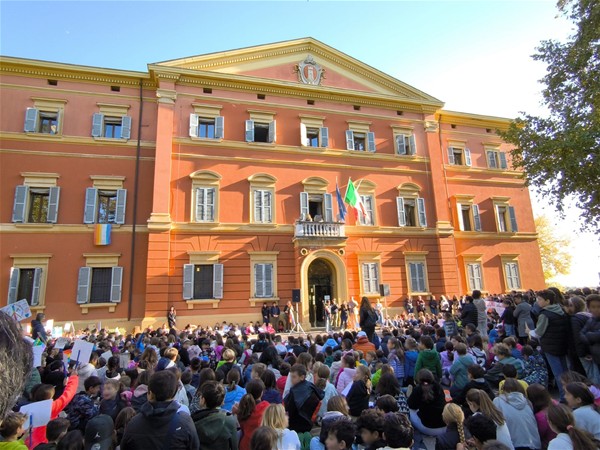 16 ottobre 2025: 41 classi dell’Istituto Comprensivo di Ozzano dell’Emilia hanno marciato per la Pace