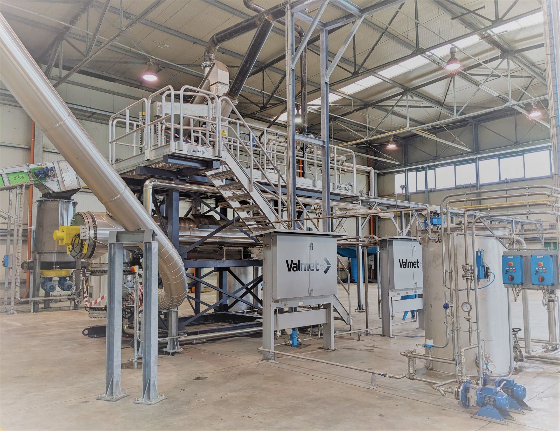 Tecnici HERA Ambiente all'interno dell'impianto di compostaggio di Ozzano Emilia