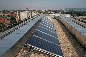 Le CER sono costituite da membri come cittadini privati, aziende, enti pubblici locali o piccole e medie imprese che si uniscono volontariamente per condividere l'energia prodotta