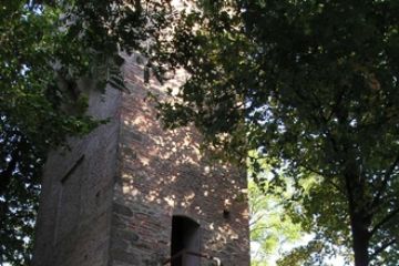 Torre medievale nel borgo di San Pietro di Ozzano